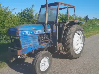 Traktor Leyland 270