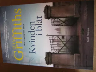 Elly Griffiths