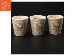 Keramikkrus og -kopper med blomstermotiv (str. 7x7,5 cm)