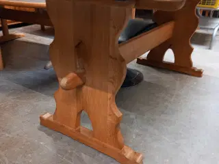 Spisebord/arbejdsbord i eg