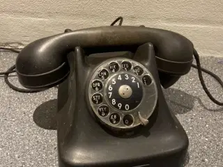 Fin gammel drejeskive telefon