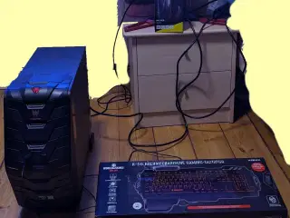 Gaming computer m. skærm