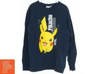 Blå sweatshirt med Pikachu print fra Name It (str. 152)