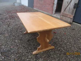 1 stk Henning Kjærulff Spisebord i Egetræ