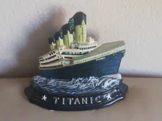 Genoplev TITANIC i jern ; SE INFO !