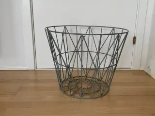 Ferm Living Wire basket, støvet grøn 