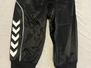 Knickers fra Hummel. 