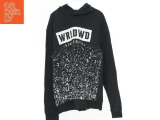 Sort hættetrøje med tryk fra H&M (str. 158)