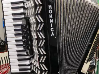 Hohnica 3 kor 5 register harmonika med 34 tangente