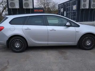 Opel Astra J Sports Tourer