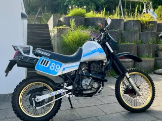 Suzuki DR 500s