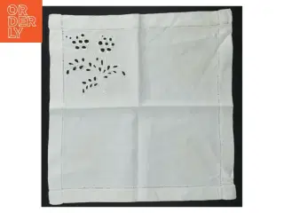 Hvid serviet med broderi (str. 29,5 x. 29 cm)