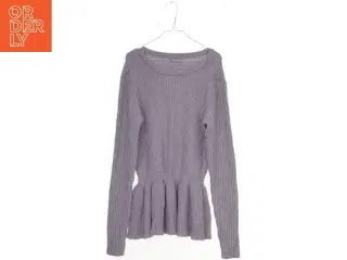 Strikketrøje med peplum fra Only (str. 158)