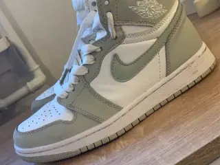 Air Jordan sko i lysegrå 