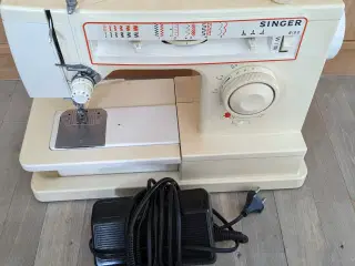 Singer symaskine med tilbehør 