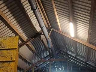 - - - - - - Kongskilde 40 tons u rende ca. 14 meter, 2 udløb  (er nedtaget)