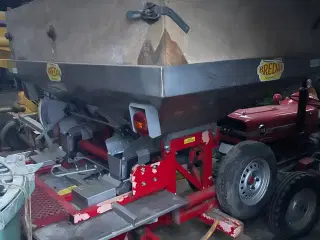 Bredal gødningsspreder