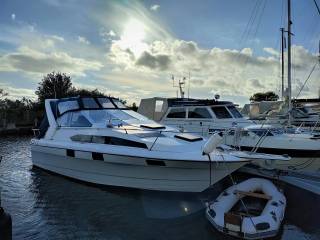 Bayliner 2855 Ciera Sunbridge MED bådtrailer mm