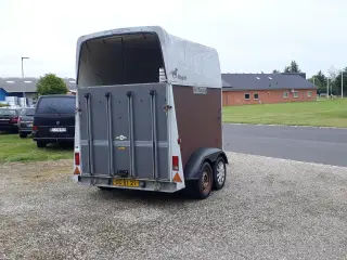 2000kg Stor restaureret Humbauer Heste trailer, 