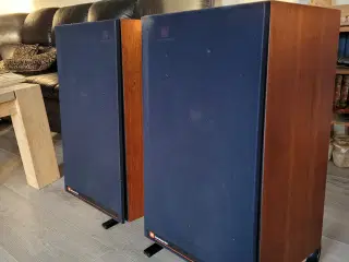 Vintage JBL 4410 Studio Monitor.