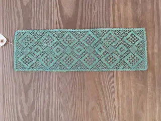 Kniplet lysedug aflang