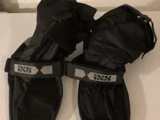 MC regnsko og regnluffer