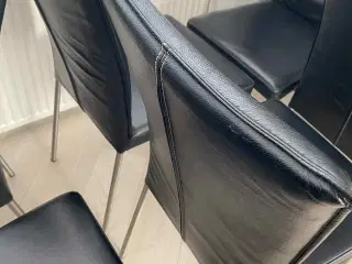  6 Spisebordstole i sort læder med ben i krom