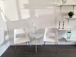 2 Stk Hvide Kay Kørbing stole.