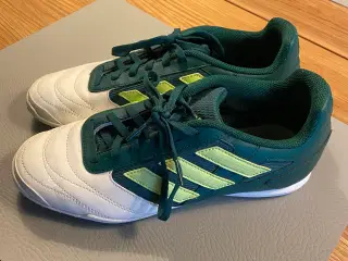 Adidas indendørs idræts sko/ fodbold