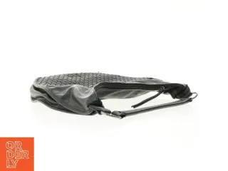 Sort skuldertaske fra Mandoline (str. 42 x 37 cm)