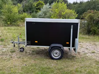 Lukket trailer 750 Kg