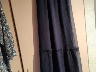 Lang mørkeblå nederdel 