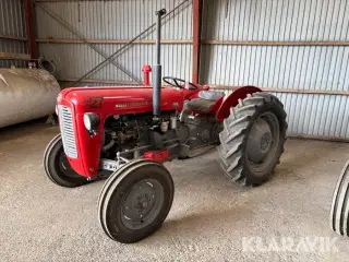 Traktor Massey Ferguson