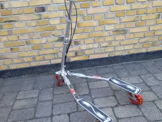 Trikke TR5 (TriScan) 3 hjulet "Carving" løbehjul.