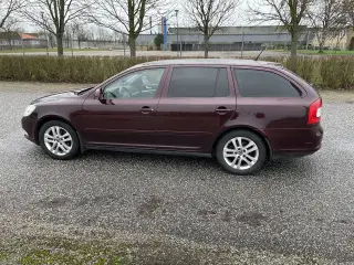 Skoda Octavia 2,0 Commonrail DPF Elegance DSG 140HK 5d 6g Aut.