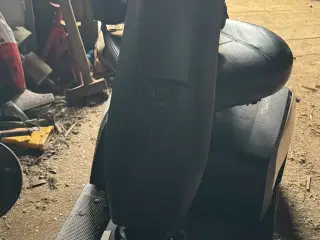 El-scooter med næsten nye batterier