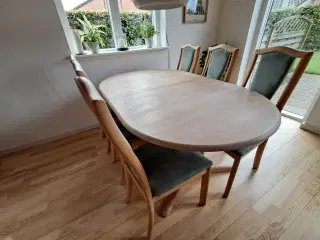Spisebord med 6 stole I sæbebehandlet bøg 