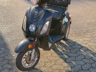 VGA TRES el scooter 