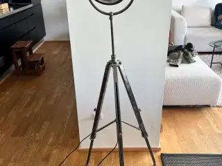 Projektørlampe med industrielt look