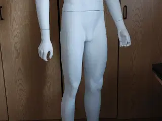 Mannequin,  herre uden hoved 
