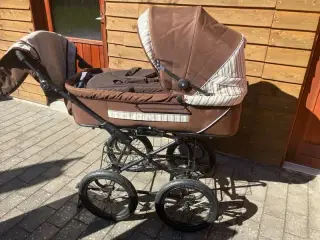 Brugt velholdt retro barnevogn