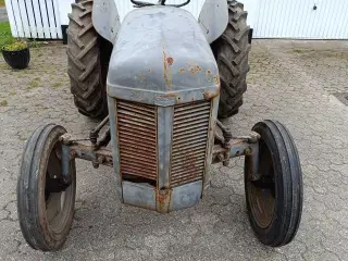 Ferguson 26 