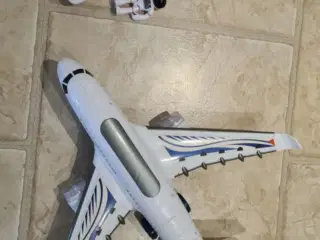 Stor flyvemaskine og rumraket 