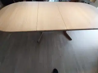 Bord med 2 extra plader a. 45 cm