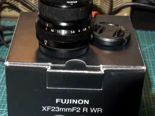Fujinon Sort WF  23mm f 2.0  R WR m. protectionfil