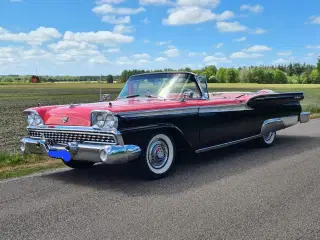 1959 Ford Galaxie Skyliner sælges