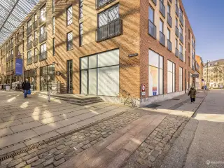 Butik til leje på attraktiv hjørneplacering i Spinderiet