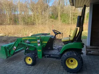 John Deere 2305