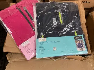 45 stk nye børne softshell jakker 