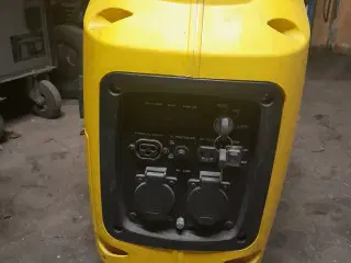 Benzingenerator 2x220V